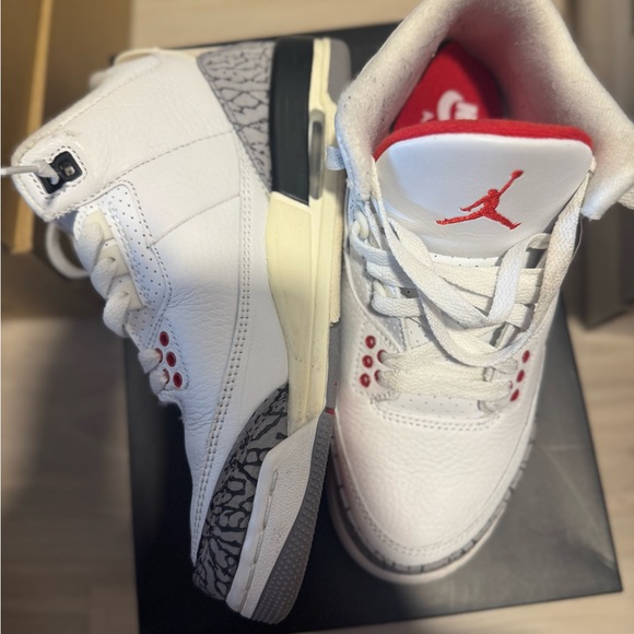 Jordan White and Red Classic Sneakers - Picture 2 of 3